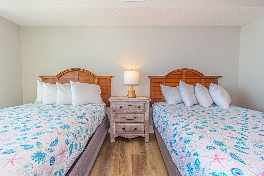 Immaculate Oceanfront 2 Bedroom, 2 Bath with Incredible Views! Carolinian 1733