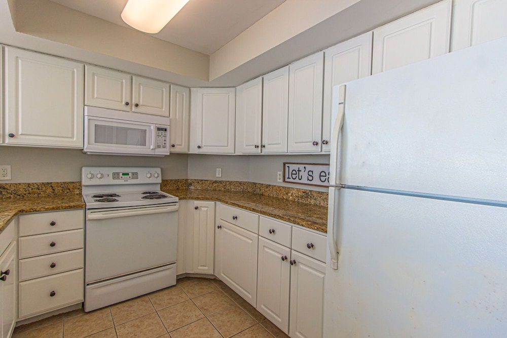 Immaculate Oceanfront 2 Bedroom, 2 Bath with Incredible Views! Carolinian 1733