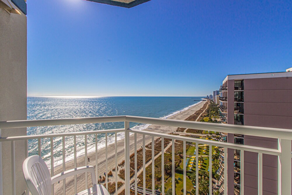 Immaculate Oceanfront 2 Bedroom, 2 Bath with Incredible Views! Carolinian 1733