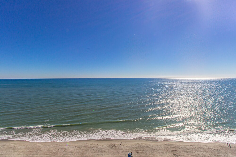 Immaculate Oceanfront 2 Bedroom, 2 Bath with Incredible Views! Carolinian 1733