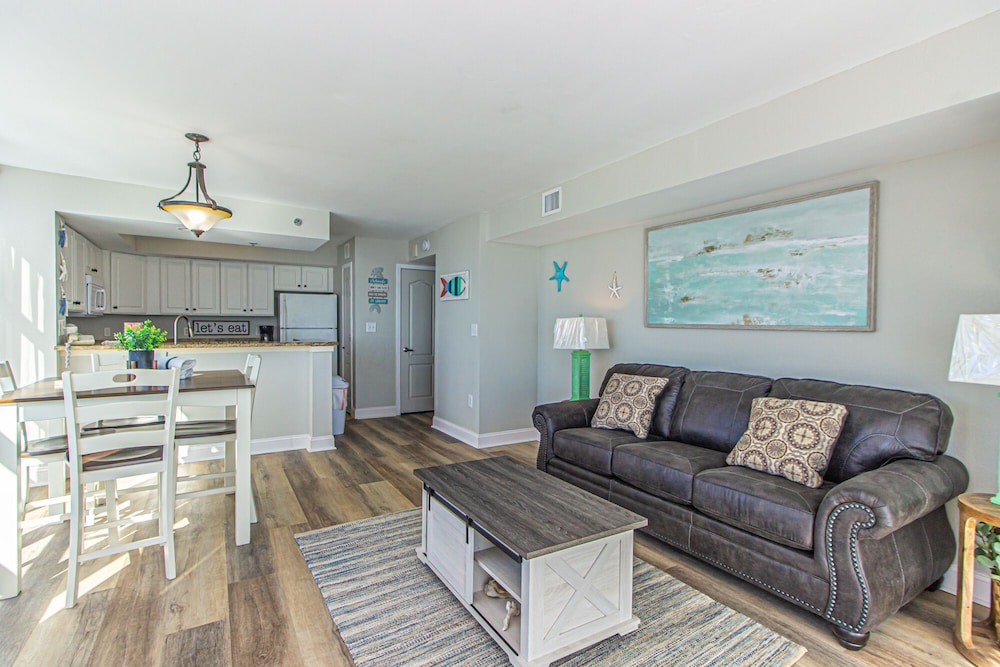 Immaculate Oceanfront 2 Bedroom, 2 Bath with Incredible Views! Carolinian 1733