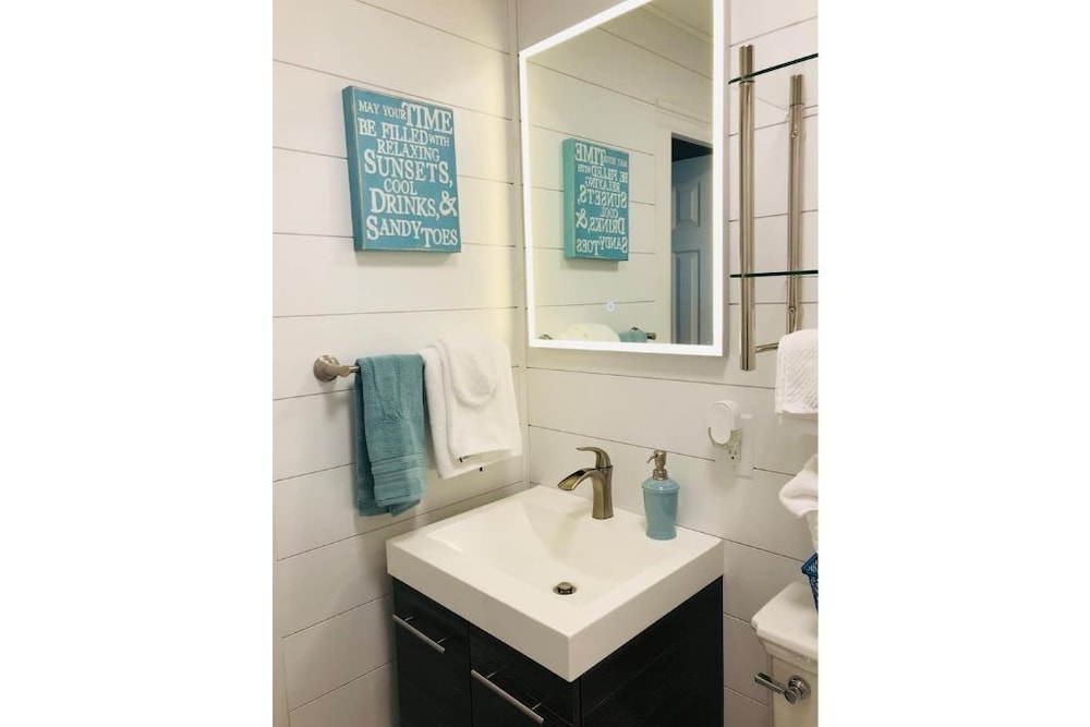 Cheerful Southside 3-bedroom Residence