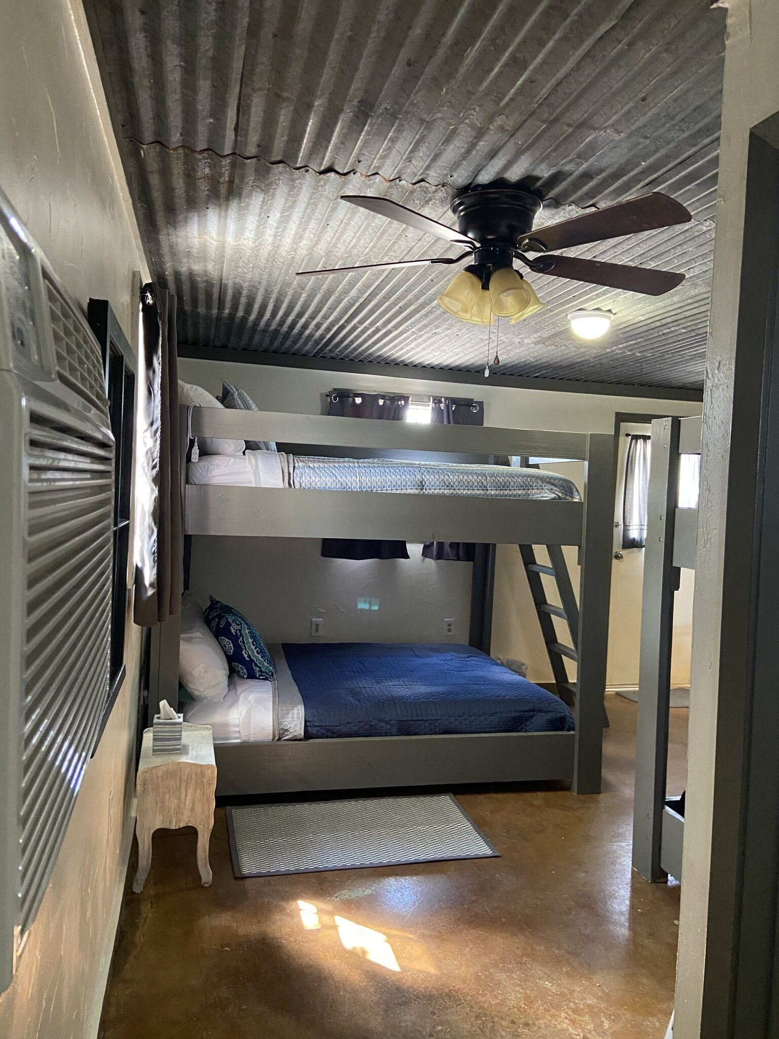 A country retreat with plenty of space to entertain, sleep and play. in Hondo, United States