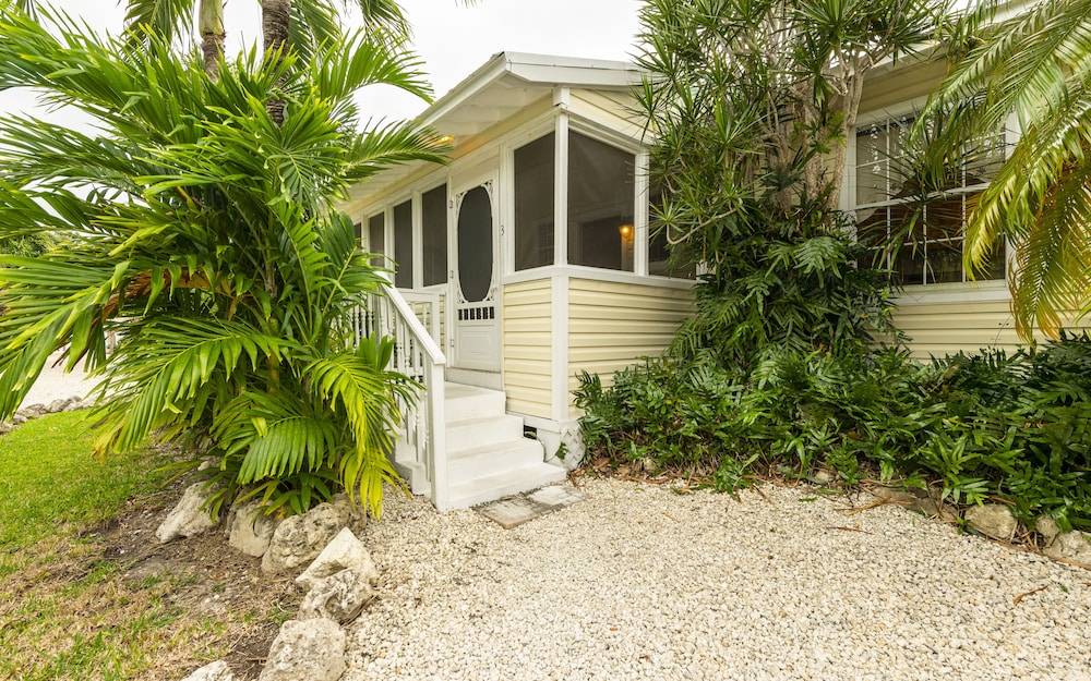 Old Florida Style, Dockage, Swimming Pool, just 20 miles from Key West