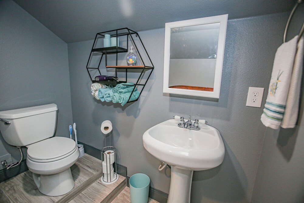 Welcome to Pelican Cove a great FAMILY Compound!