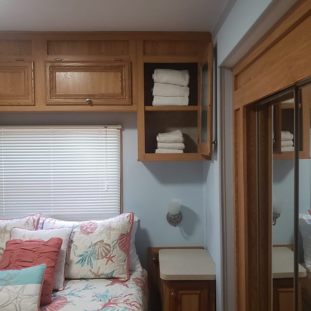 Tropical Key Largo Retreat 2 Bedroom RV w Golf Cart Key Largo Vrbo