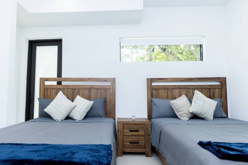 TH01 · Luxury townhouse w/ amazing rooftop & BBQ