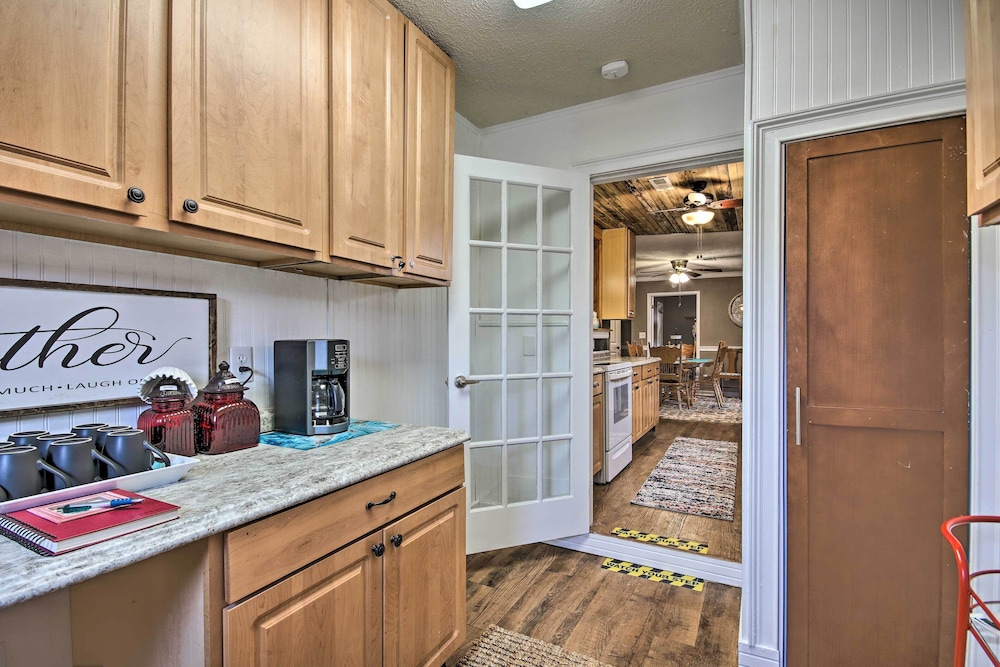 NEW! Cozy Grove Home < 2 Mi to Grand Lake Boating