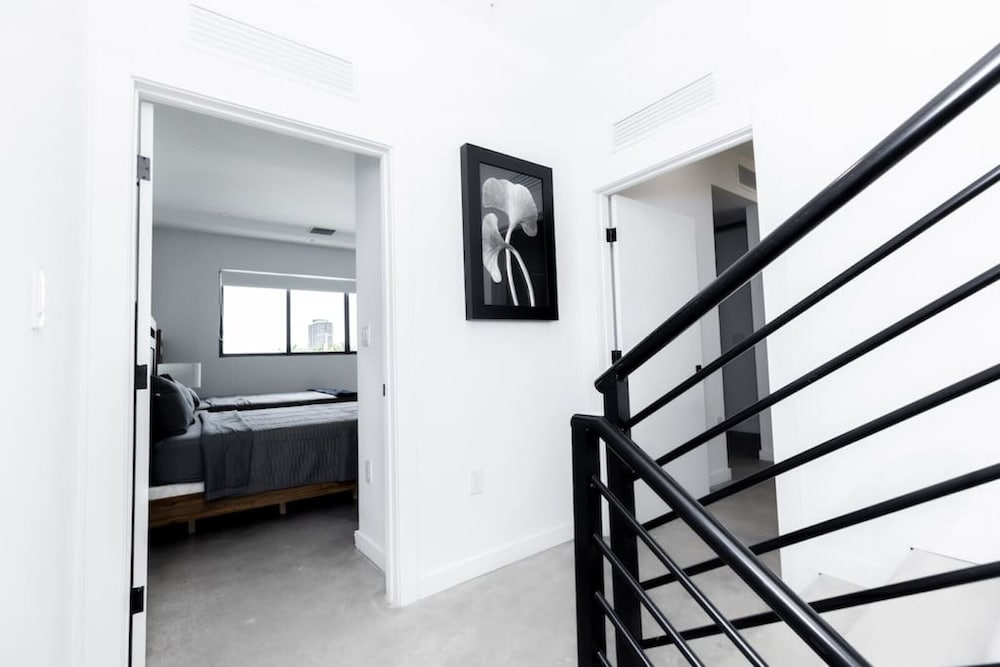 TH07 · Amazing townhome w/rooftop & BBQ - 15 guest @ MIMO