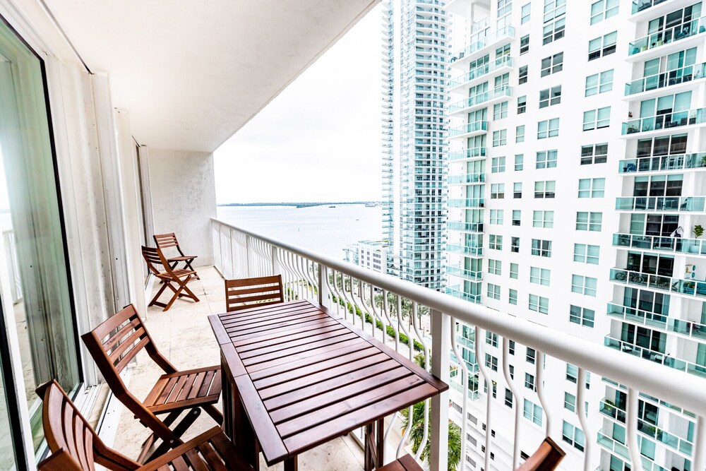 1809 · 4 bedroom apartment in Brickell with free parking