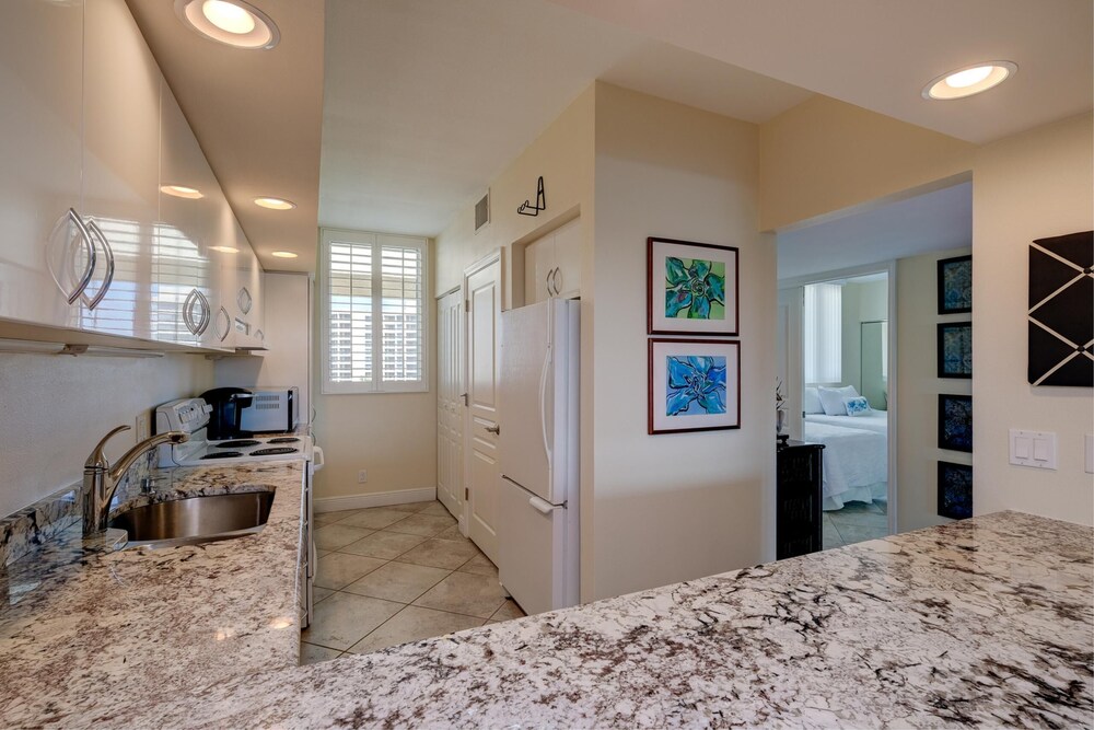 Photo inspiration: Gallery Detail: Penthouse Level With Beach View 2 Bedroom Condo Longboat Key