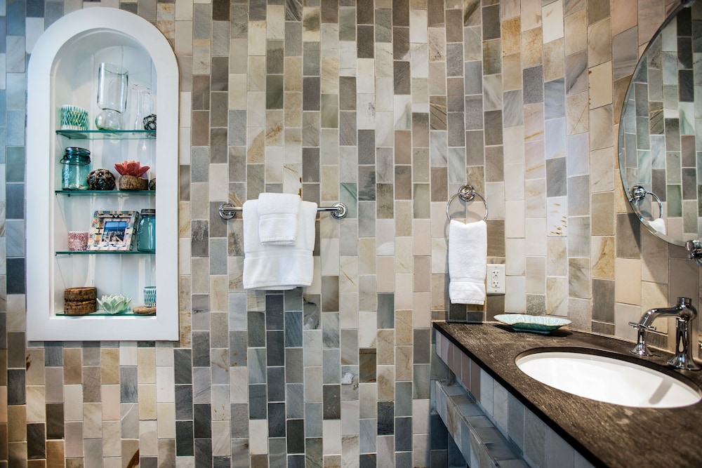 Benoit Cottage Stunning Architectural Style in Rosemary Beach