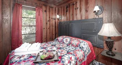Mechem Dr Apache Village & Cabins by VTrips
