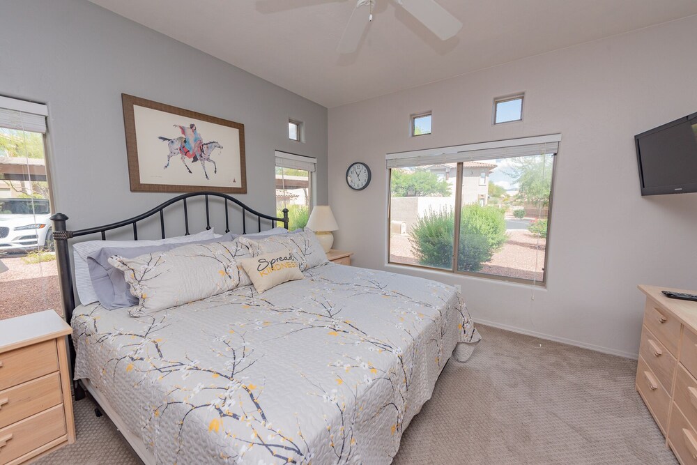 Relax in this Beautiful Oro Valley Condo! Oro Valley Vrbo