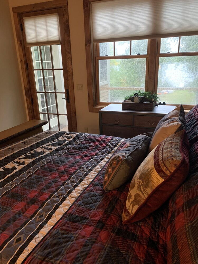 Summer Breeze Lodge at Birch Bay - Upper Saranac Lake NY