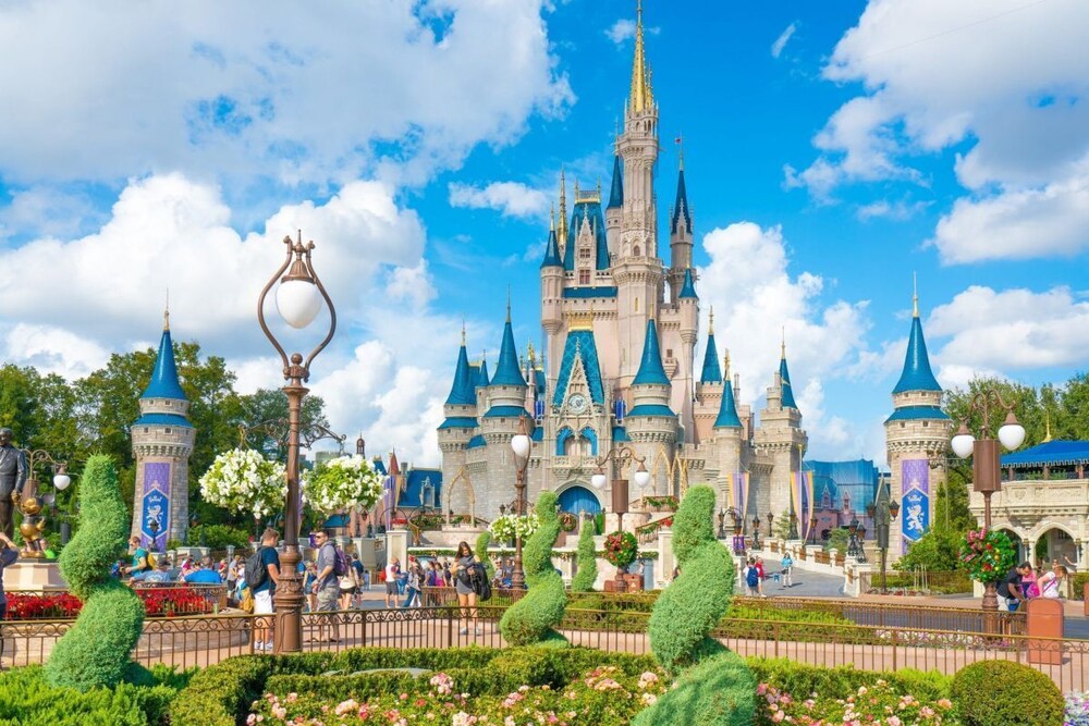 Walt Disney World! Great Unit, Two Outdoor Pools, Basketball, Mini-Golf