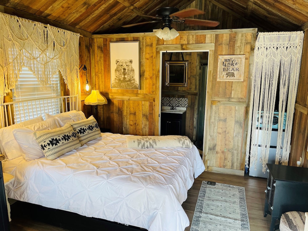 Bear Boho Bungalow in Beautiful Marble Falls Texas County