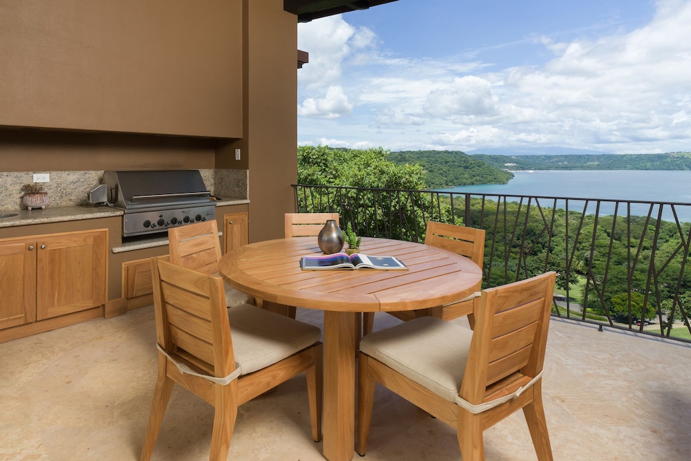 Villa Mila Forbes best luxury rental in Costa Rica Peninsula
