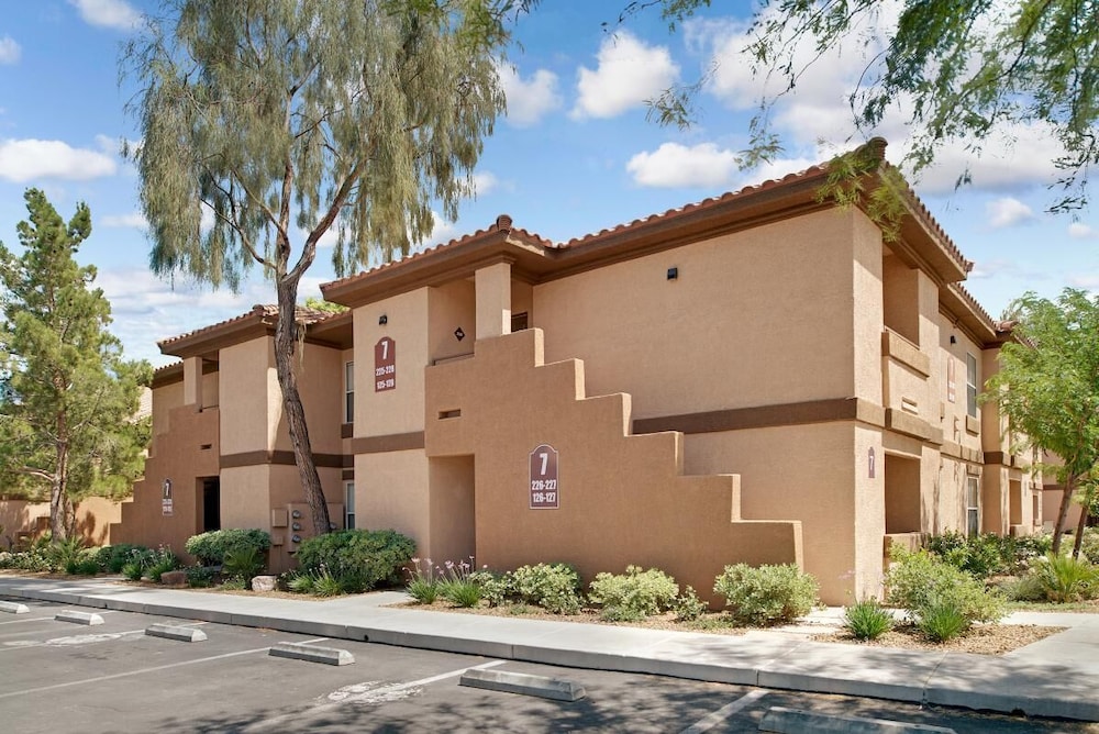 Amenity Packed Property!  Pool, Sauna, Game Room, Parking, Fitness Center