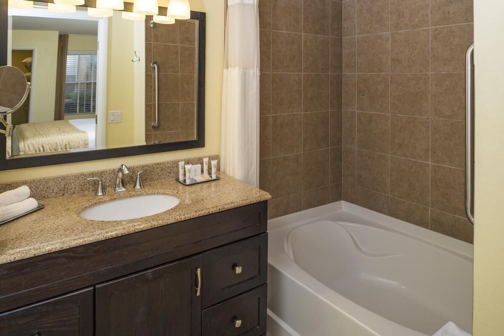 Amenity Packed Property!  Pool, Sauna, Game Room, Parking, Fitness Center