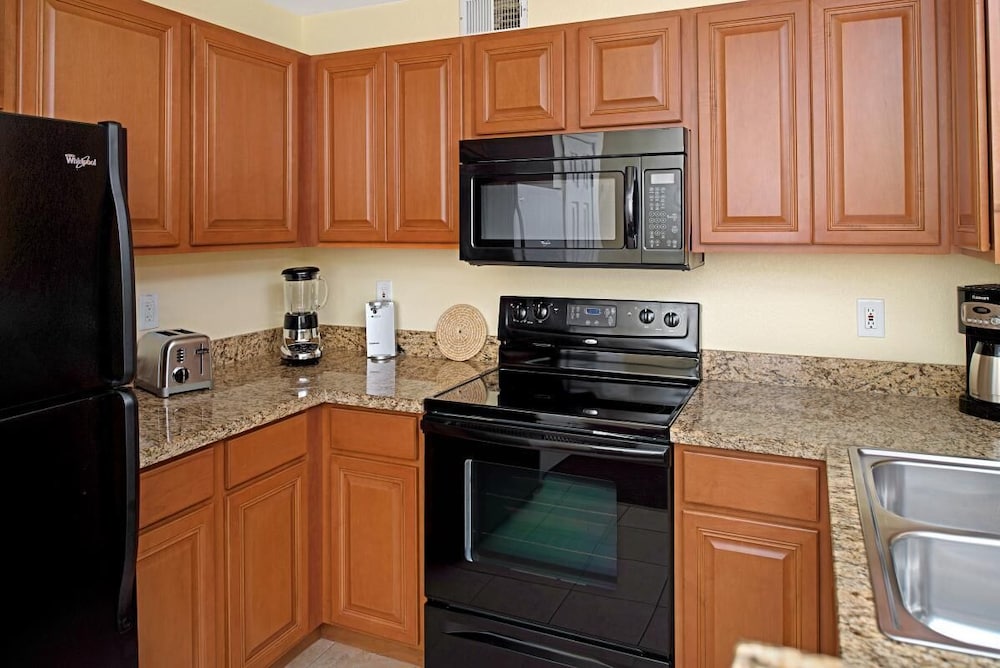 Close to Downtown! Cirque du Soleil, 2 Awesome Units, Fitness Center and Spa