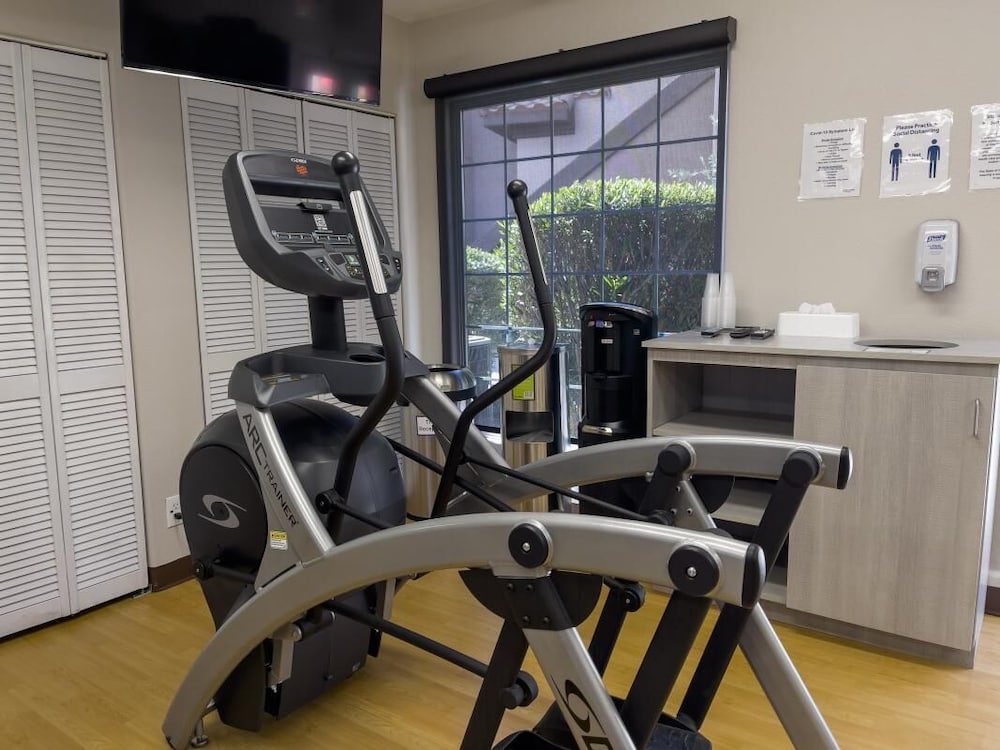 Close to Downtown! Cirque du Soleil, 2 Awesome Units, Fitness Center and Spa