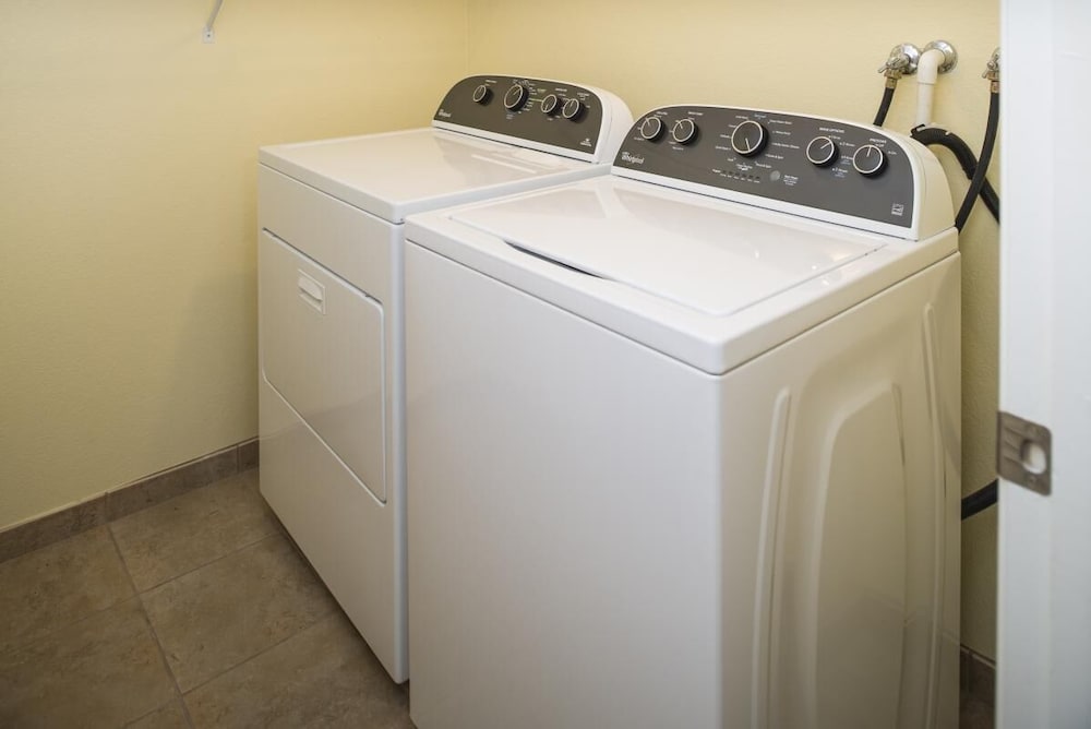 Close to Downtown! Cirque du Soleil, 2 Awesome Units, Fitness Center and Spa