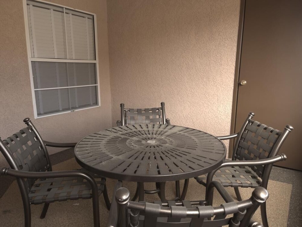 Close to Downtown! Cirque du Soleil, 2 Awesome Units, Fitness Center and Spa