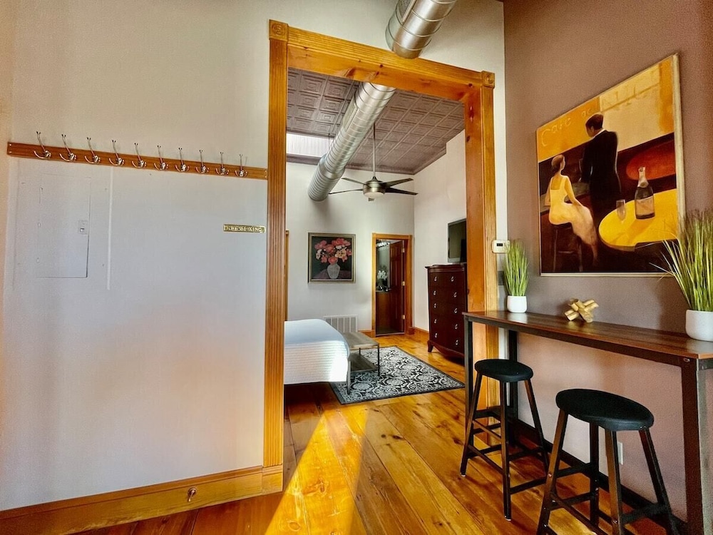 Stunning Studio Overlooking Main Street Parkade