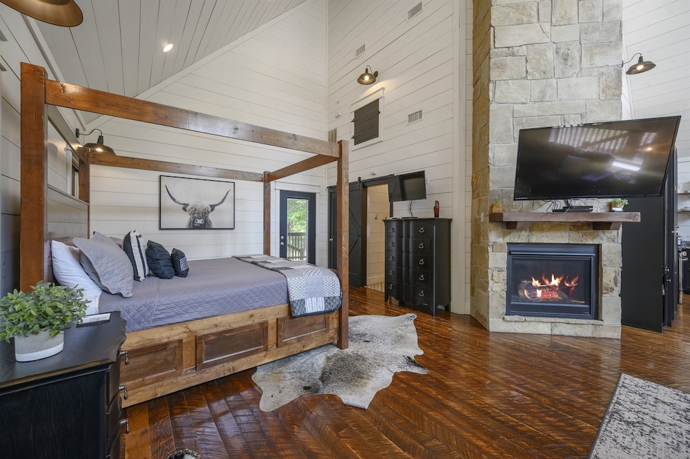 Evergreen R&R - A cozy couples cabin featuring a fire pit and hot tub.