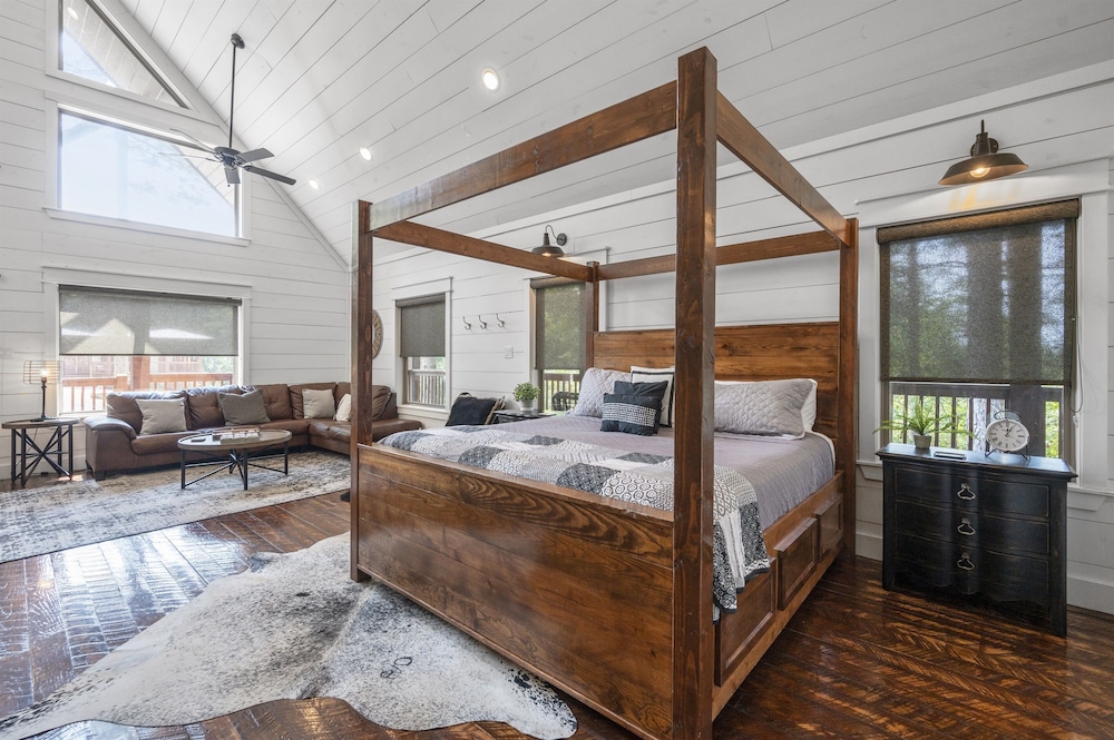 Evergreen R&R - A cozy couples cabin featuring a fire pit and hot tub.