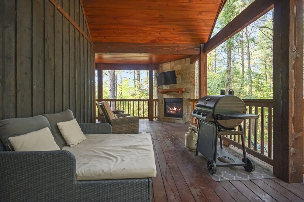 Evergreen R&R - A cozy couples cabin featuring a fire pit and hot tub.