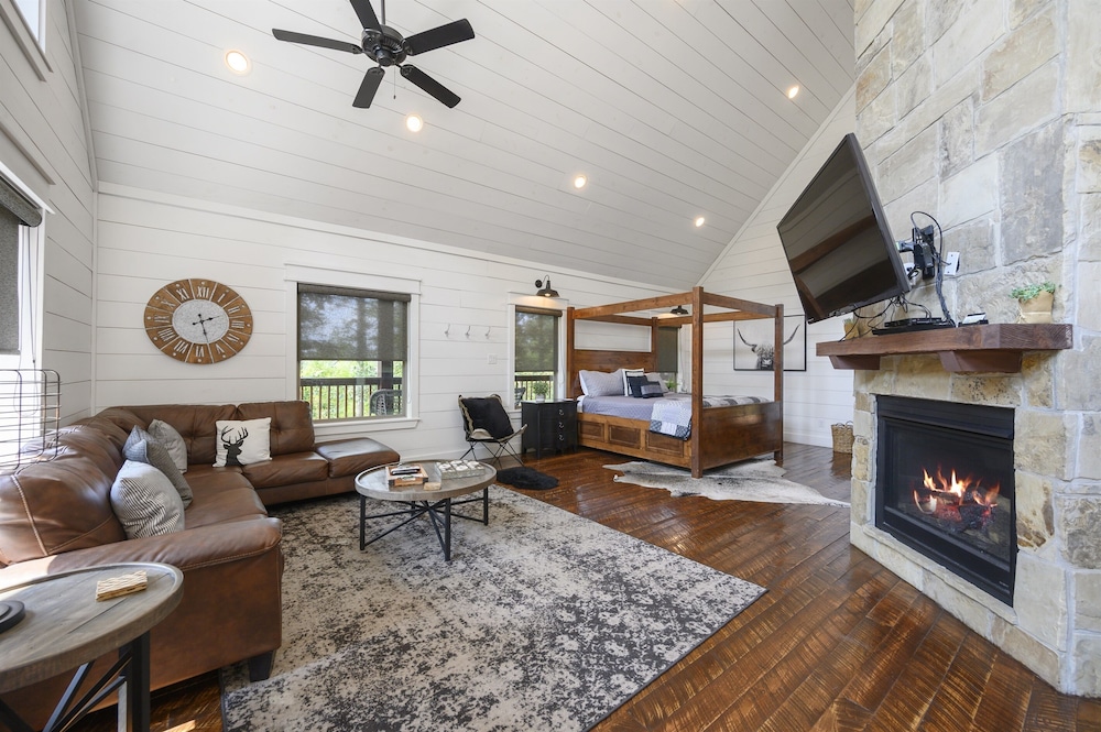 Evergreen R&R - A cozy couples cabin featuring a fire pit and hot tub.