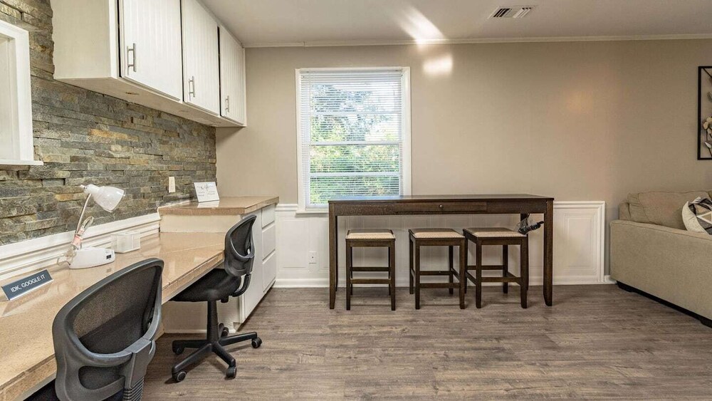3 BR Nature Escape w/ Large Yard + Home Office 