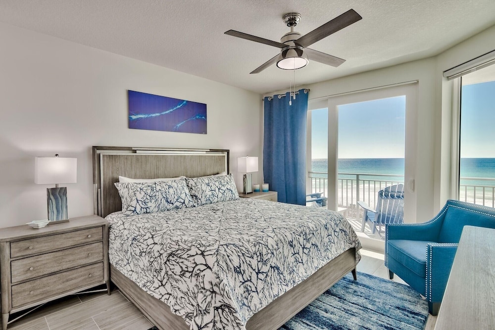 BLU 407 LUXURIOUS 4BR CORNER CONDO ON THE BEACH W/BEACH SERVICE IN
