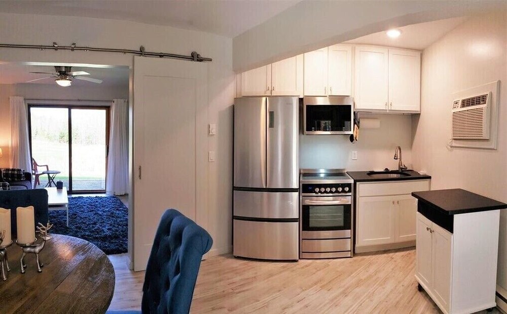 SCHUSS MOUNTAIN Golf/Ski Condo, Mancelona Room Prices & Reviews