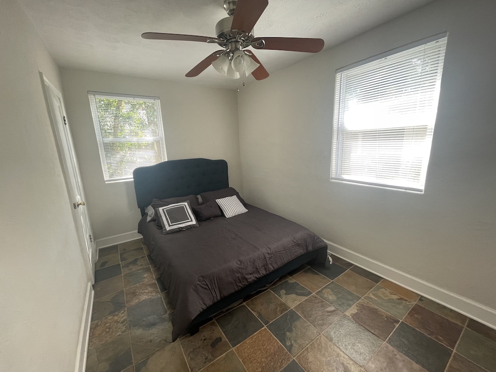 Charming 2 Bedroom House with Huge Yard 