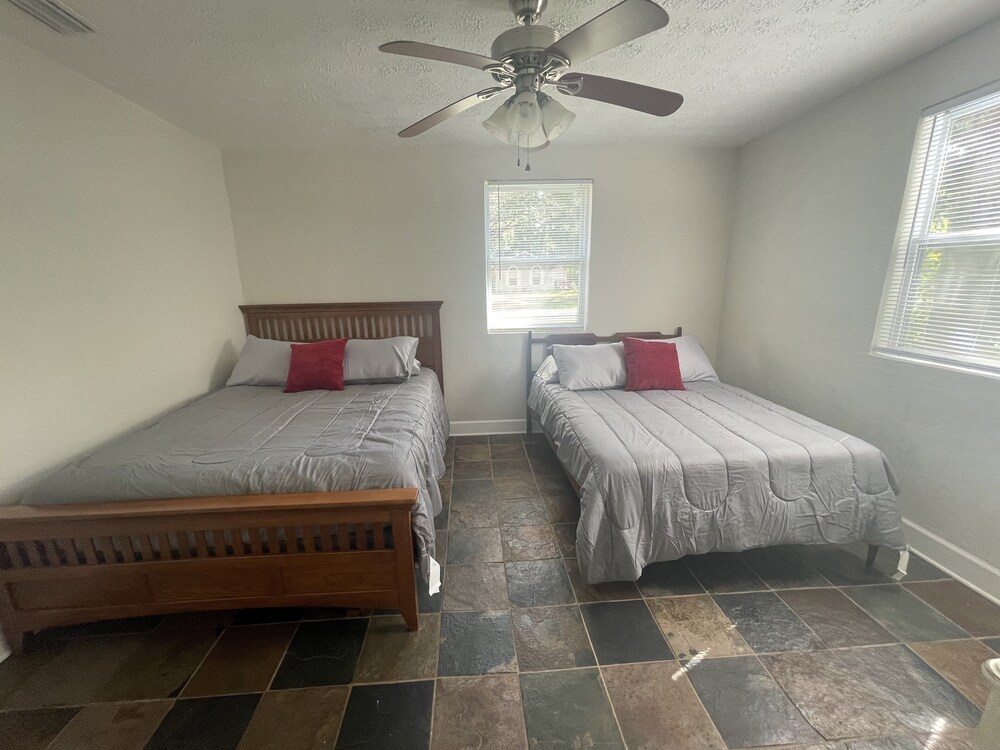 Charming 2 Bedroom House with Huge Yard 