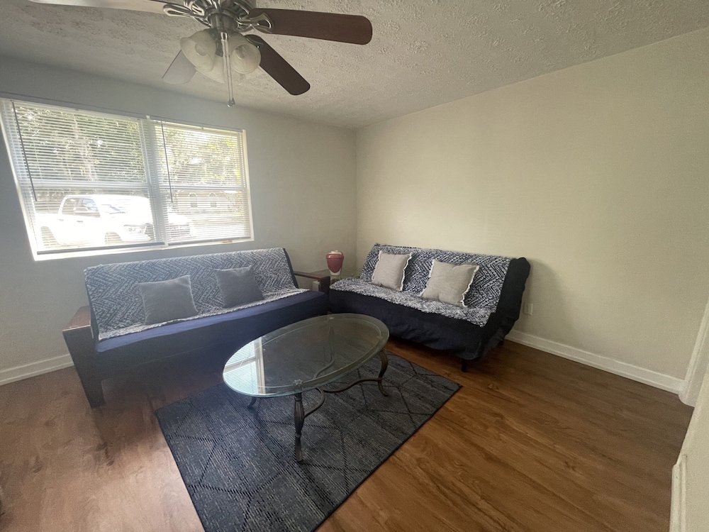 Charming 2 Bedroom House with Huge Yard 