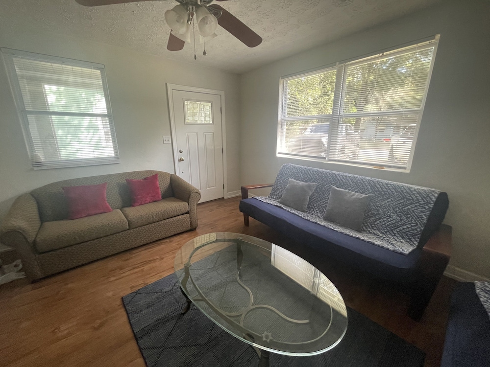 Charming 2 Bedroom House with Huge Yard 