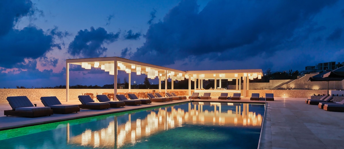 West Asia, Cap St Georges Hotel & Resort
