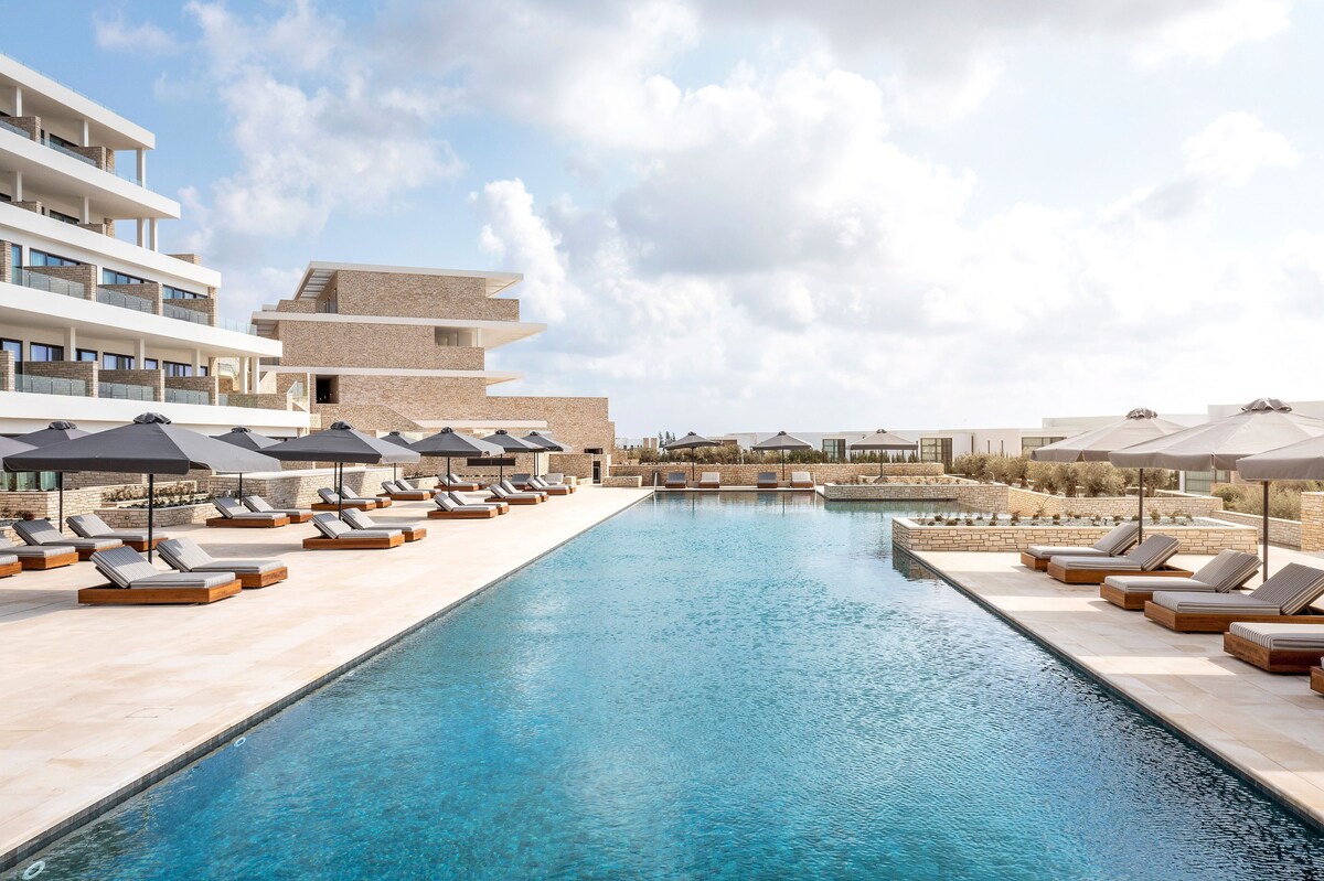 West Asia, Cap St Georges Hotel & Resort