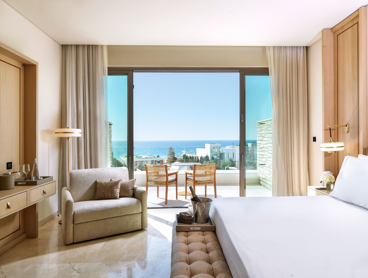 West Asia, Cap St Georges Hotel & Resort
