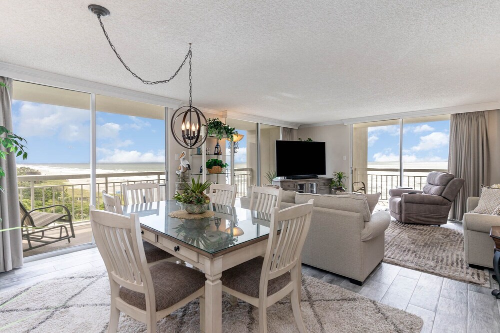 remodeled 2 bedroom ocean front unit 509 South Hampton