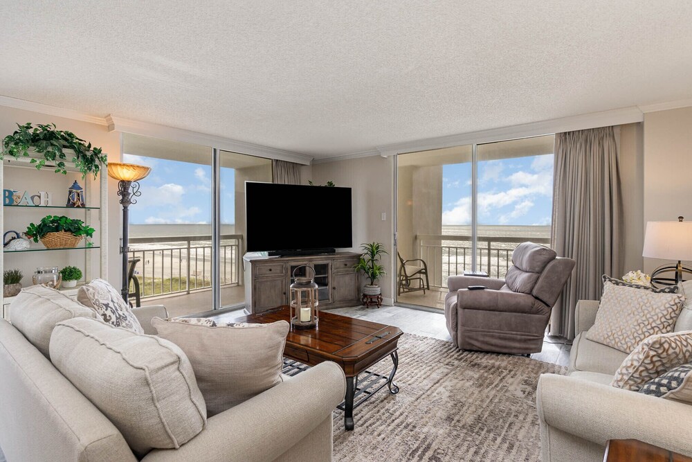 remodeled 2 bedroom ocean front unit 509 South Hampton