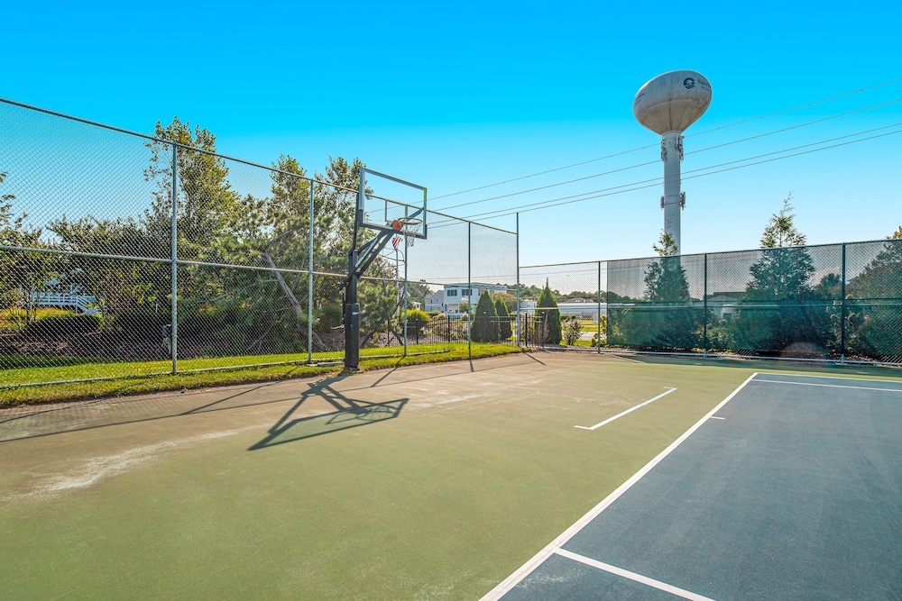 Sea Del Estates Retreat Right On the Beach w/Free WiFi & Private Washer & Dryer