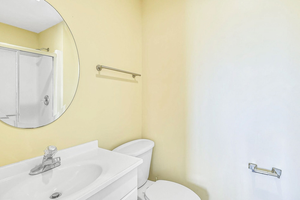 Sea Del Estates Retreat Right On the Beach w/Free WiFi & Private Washer & Dryer