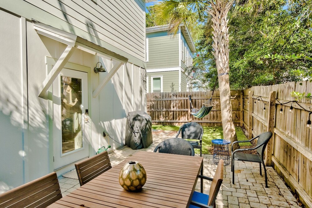 Gorgeous and Spacious Home in Blue Mountain Beach!