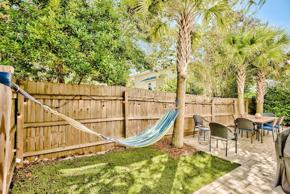 Gorgeous and Spacious Home in Blue Mountain Beach!