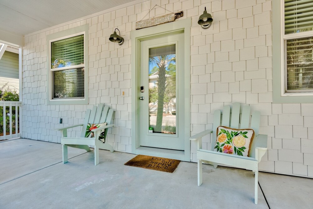 Gorgeous and Spacious Home in Blue Mountain Beach!